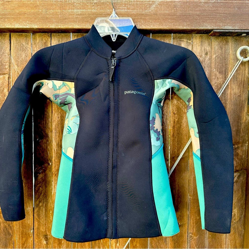 Patagonia 2mm yulex wetsuit top, size 4